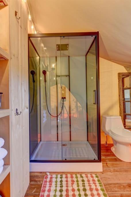 Hotel 12 Fires Luxury Glamping With Heating #5 Johnson City Zewnętrze zdjęcie